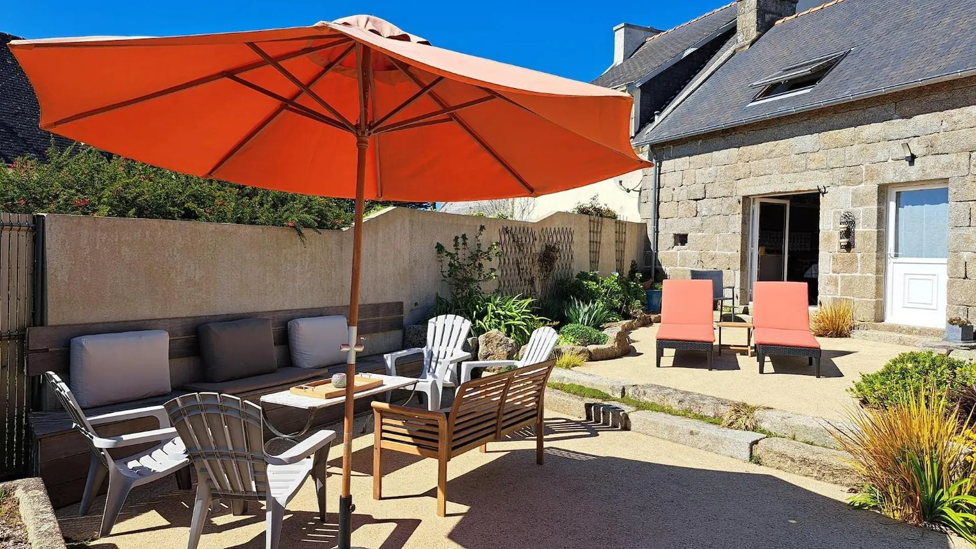 Farmhouse Near Tregunc Beach 0*,  France